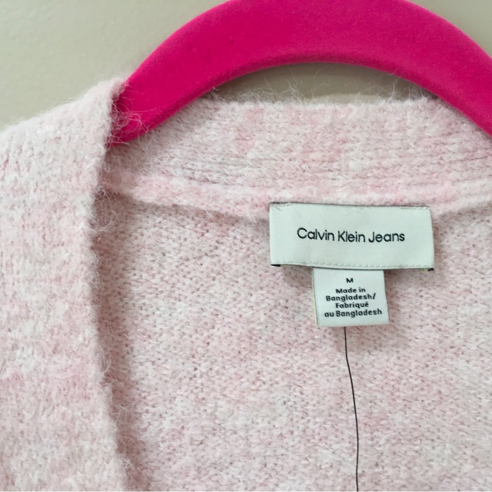 NWT Calvin Klein Jeans Women's M Pink Fuzzy Cropped Cardigan Sweater Top Buttons - Picture 6 of 8